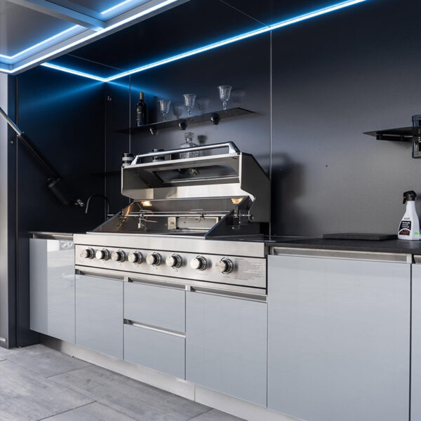 03 All-in-one outdoor party kitchen