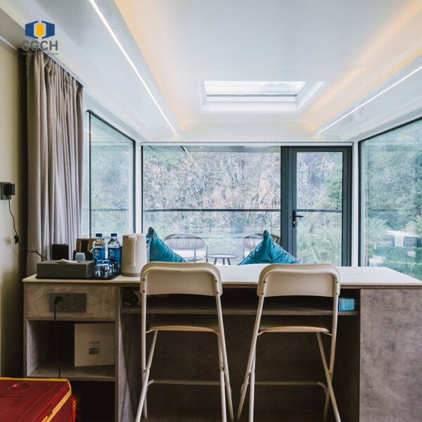 All-aluminum intelligent space capsule house, featuring panoramic views, extreme temperature adaptability, and modular quick assembly.