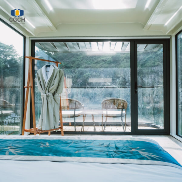 All-aluminum intelligent space capsule house, featuring panoramic views, extreme temperature adaptability, and modular quick assembly.